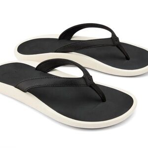 Olukai women’s sandal sz 11 NWT